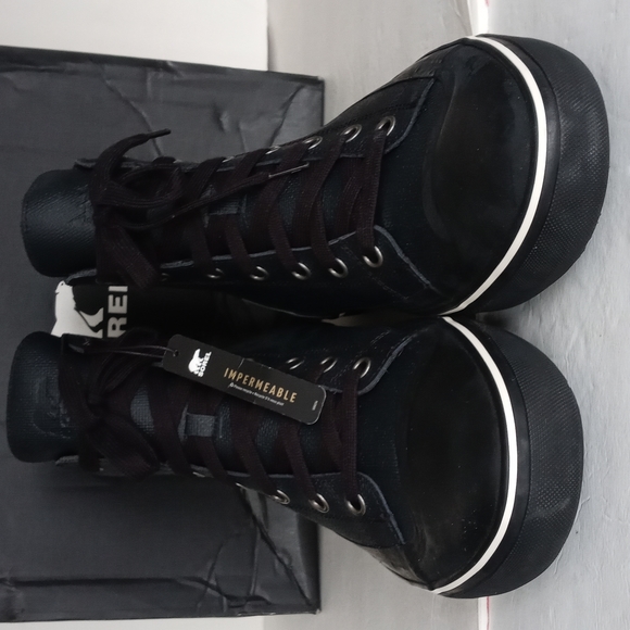 BRAND NEW SOREL CHEYANNE METRO HI WP - Picture 14 of 16